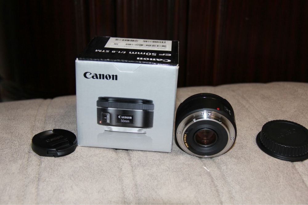 Объектив для фотоаппарата Canon 50mm 1.8 STM.  Портретник