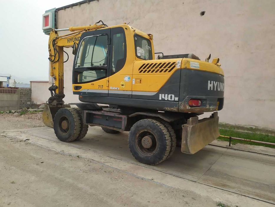 Продается экскаватор