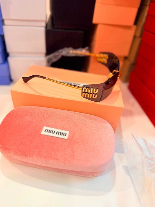 Ochelari de soare miu miu