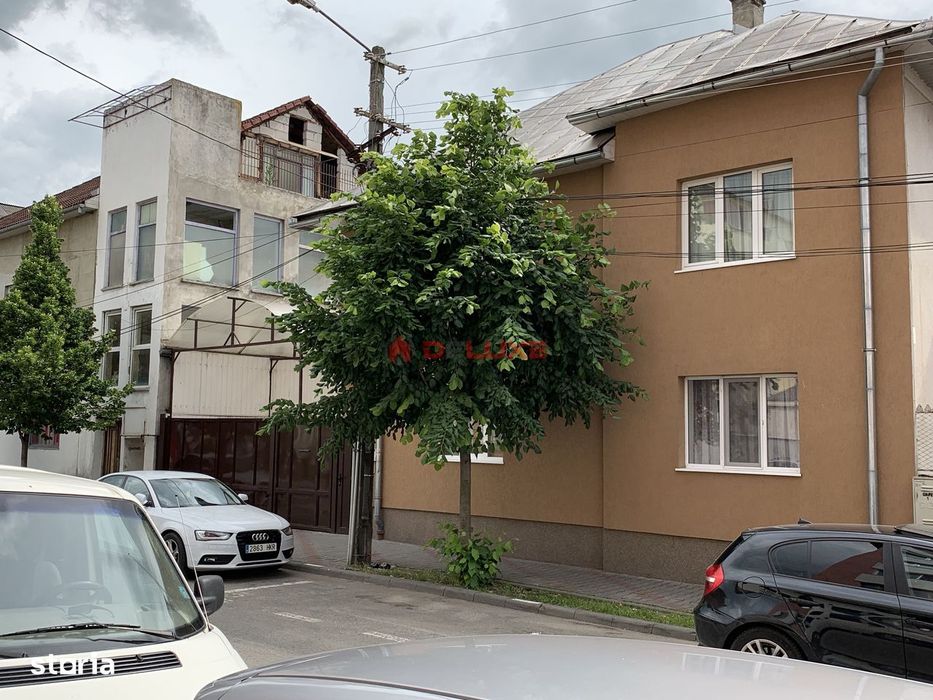 Casă / Vilă cu 6 camere în zona Sud-Est