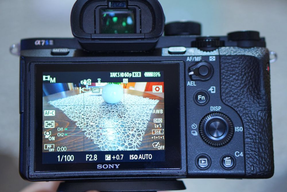 Sony a 7 S II + 2 обектива + 2 батерии + микрофони