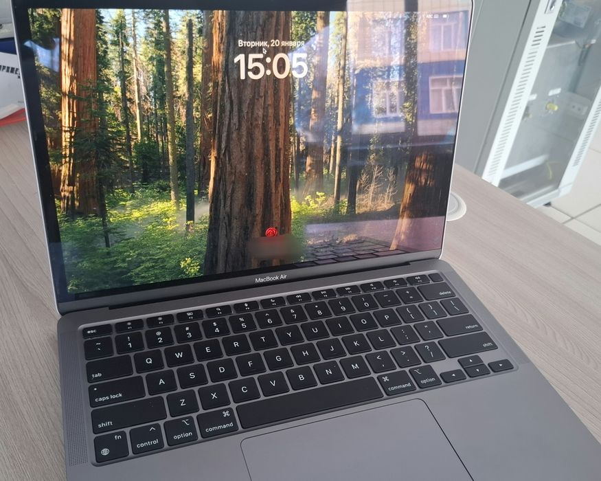 Продам MacBook Air (M1, 2020 г.)