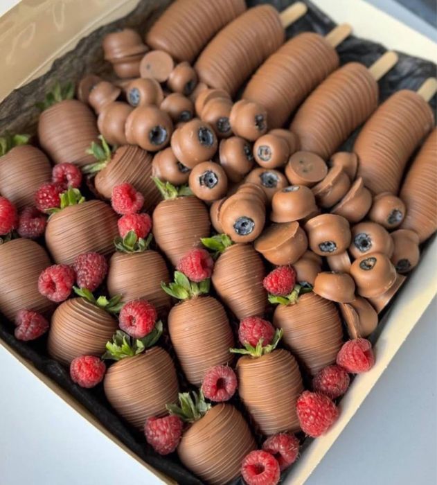 Qulupnayli shokolad Yangi yil sovga Клубника в шоколаде подарок на НГ