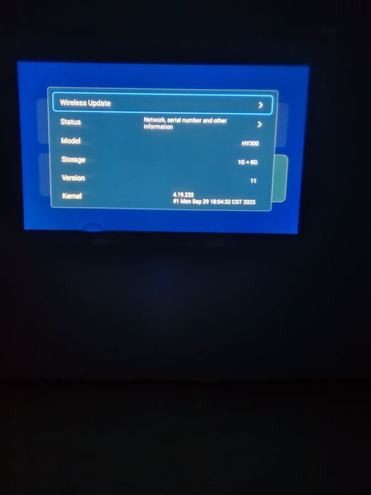 Cinema la tine acasă,Proiector portabil HY300,