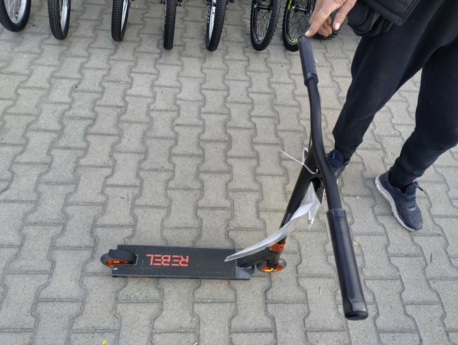BYOX Детска тротинетка stunt REBEL карбон