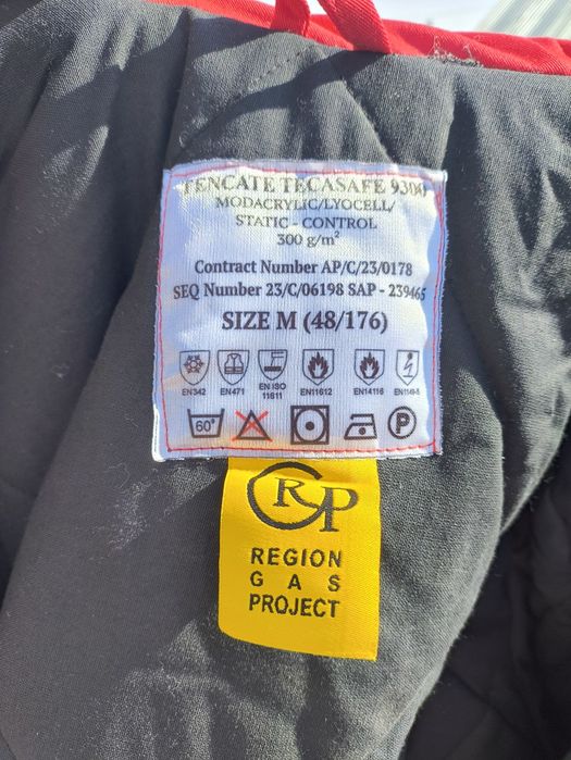 Продается комбинезон зимний