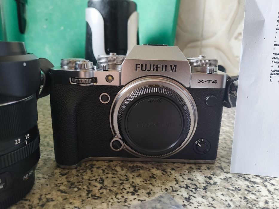 Фотоапарат Fujifilm x-T4 + обектив Fujinon 18-55mm с 24 месеца гаранция