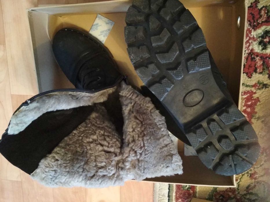 Детские зимние сапоги, натурал. мех, р.33-34,в отл состоянии!