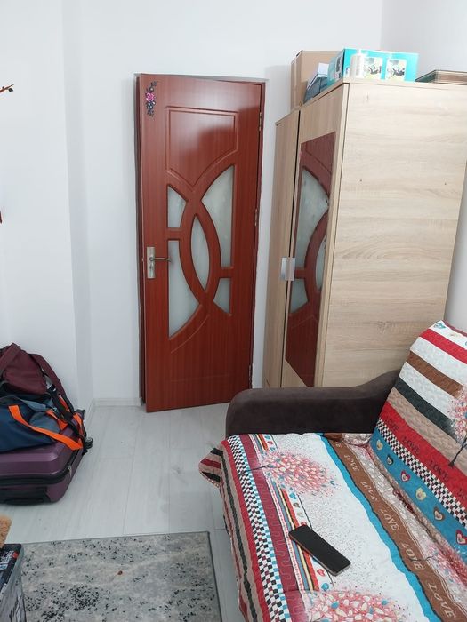 Vând apartament în centrul Comunei Ruginesti