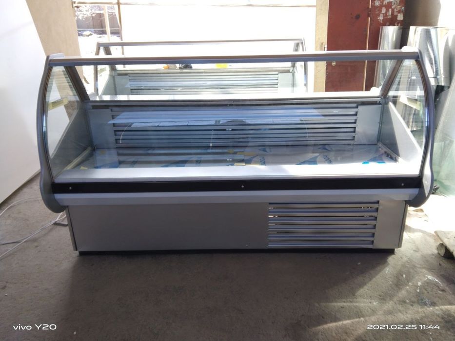 Витрина холодильник