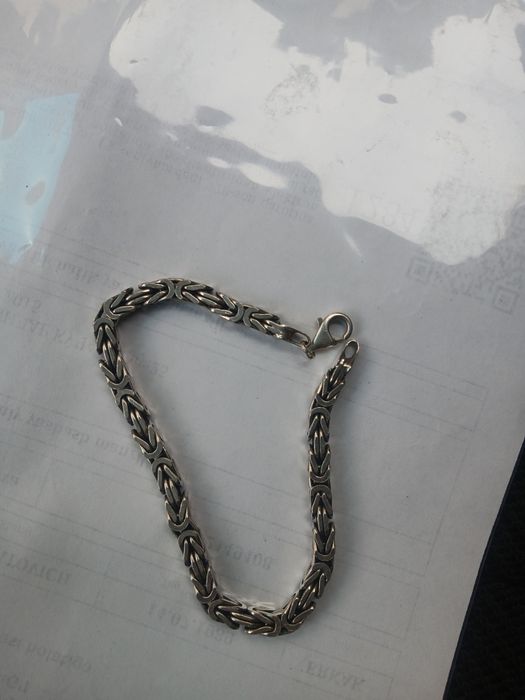 Kumush braslet sotiladi