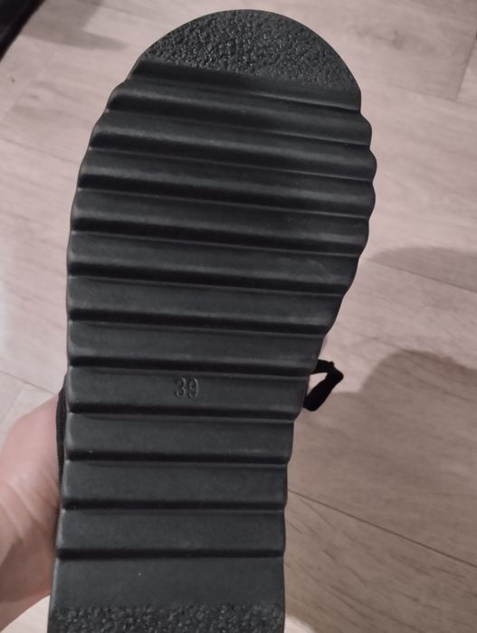 Кроссовки на платформе