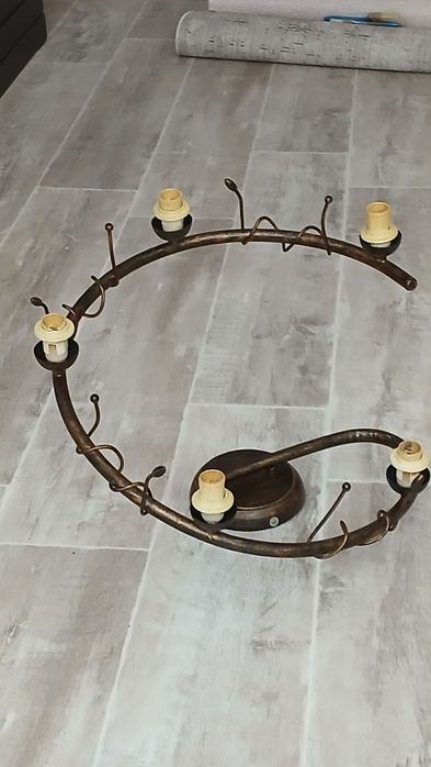 Продам  каркас люстры.. Цена 2 200т.