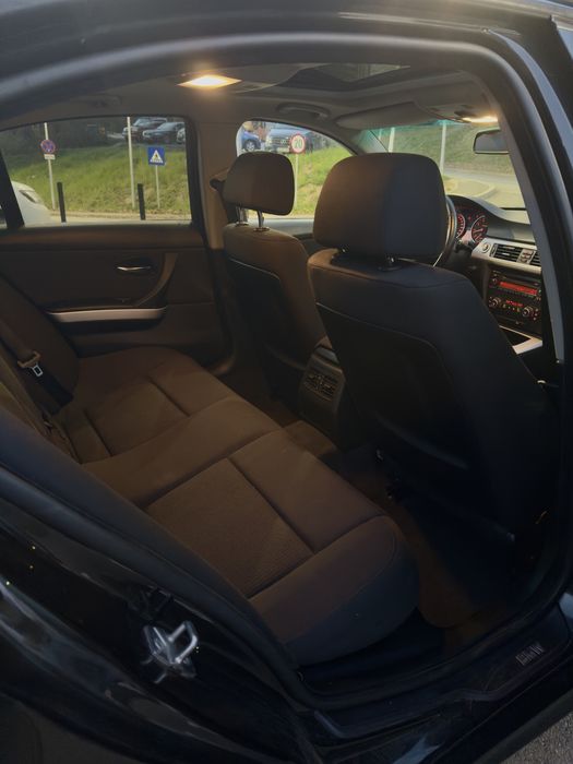 BMW Seria 3 | E90 LCI | 318i