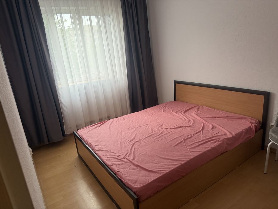 Inchiriez apartament zona Garii