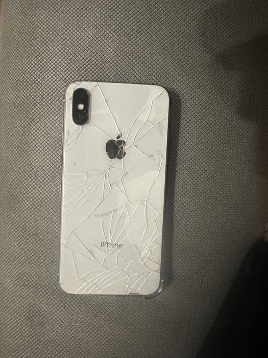 Iphene X 256gb работет четко