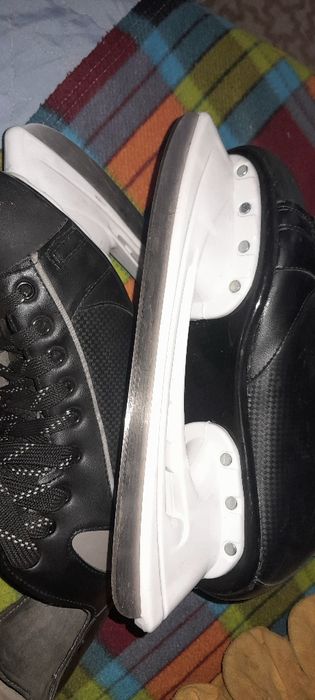 Продаются коньки.