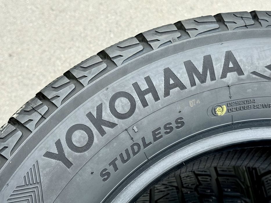 265|60 R18. Yokohama IceGuard G075.