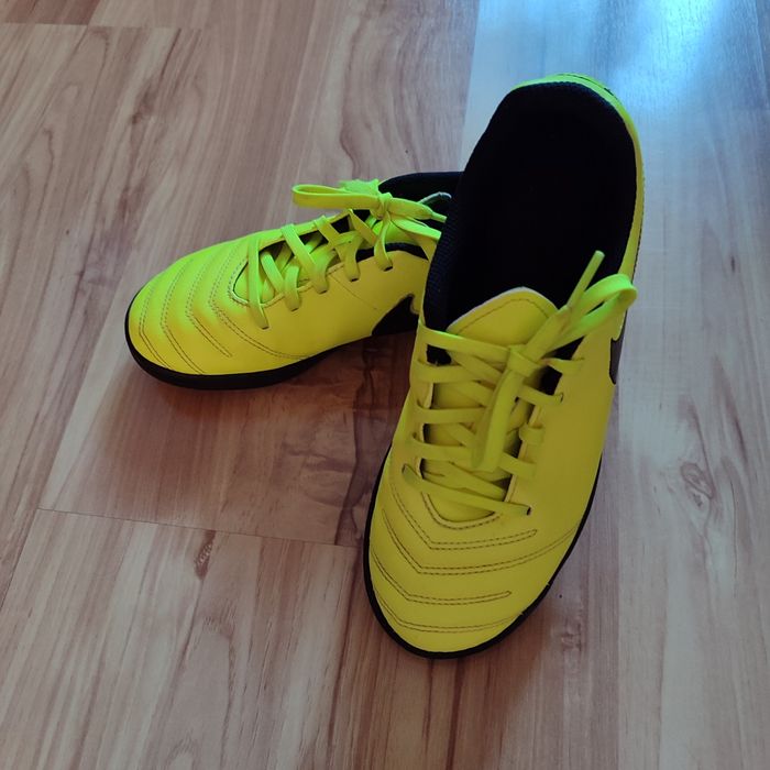 Футболни обувки Nike tempox