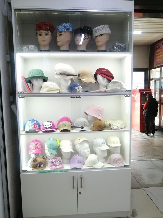 Шкаф құлыптанатын, жарық орнатылған