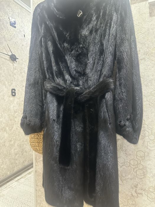 Продаётся норковая шуба