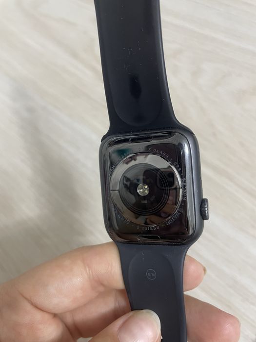 Продаю Apple Watch Series 5 44mm