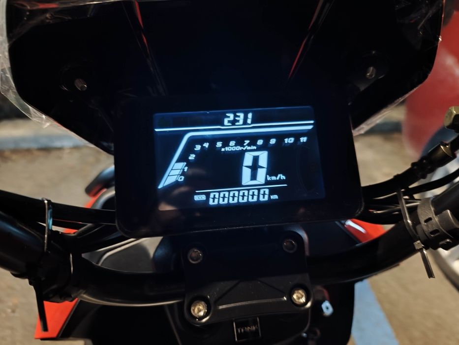 Vând scuter NOU, 50 cc, se conduce cu AM sau B