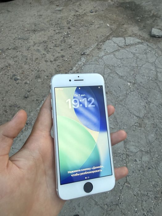 Айфон Се 64гб!!!