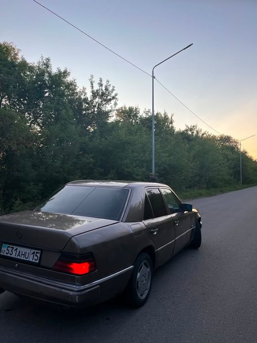 Mercedes E230 W124