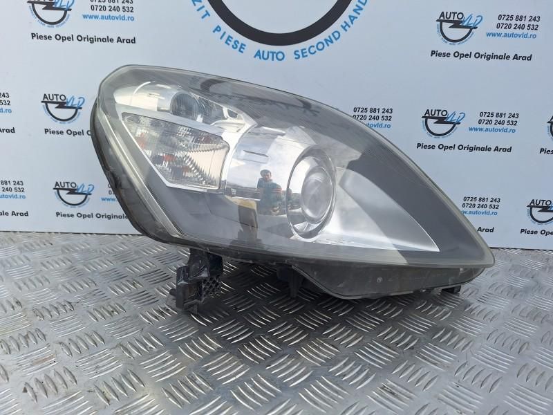 Far dreapta XENON Opel Zafira B
