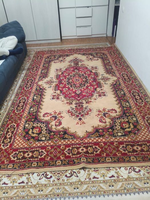 Продам ковер 5000 самовывоз Жубанова мкр 1