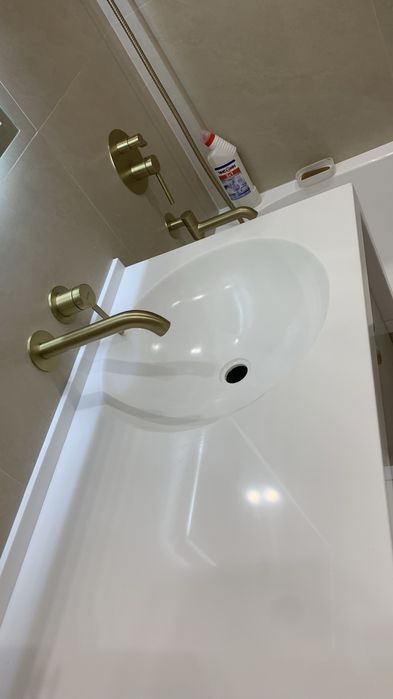 Столешница в санузел с мойками