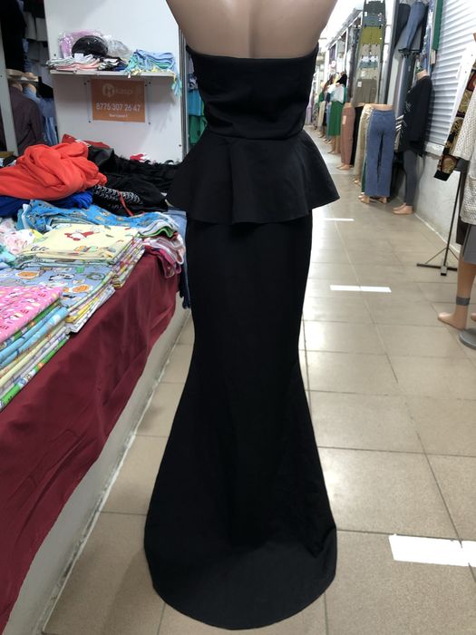 Прлдам платье вечернее