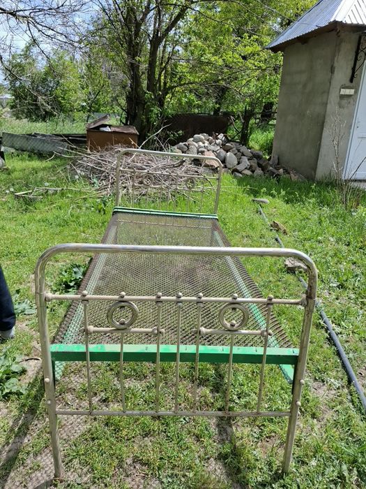 Продам металлические кровати