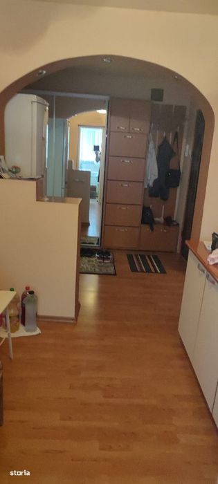 Apartament 2 camere, balcon, etaj 4, Călărași