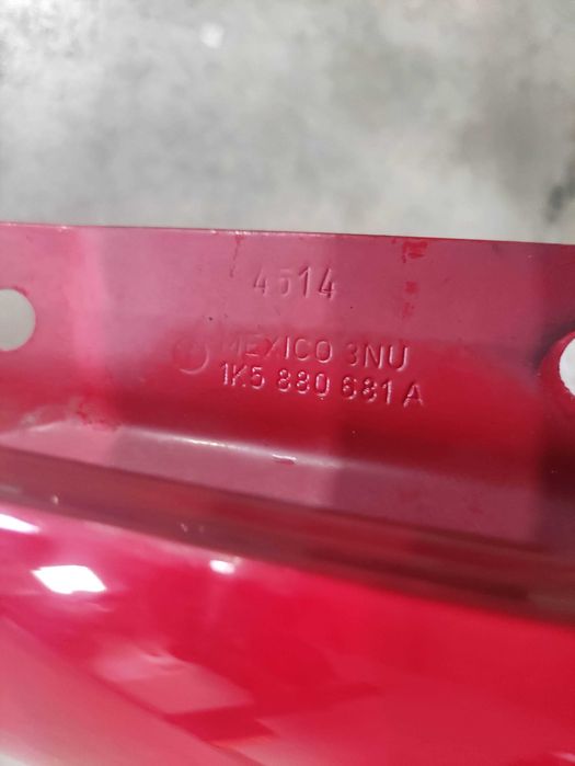 Aripa stanga volkswagen vw golf 5 break originala LA3H