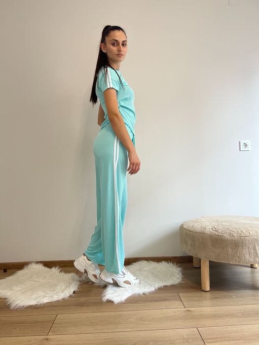 Комплект от тениска и панталон