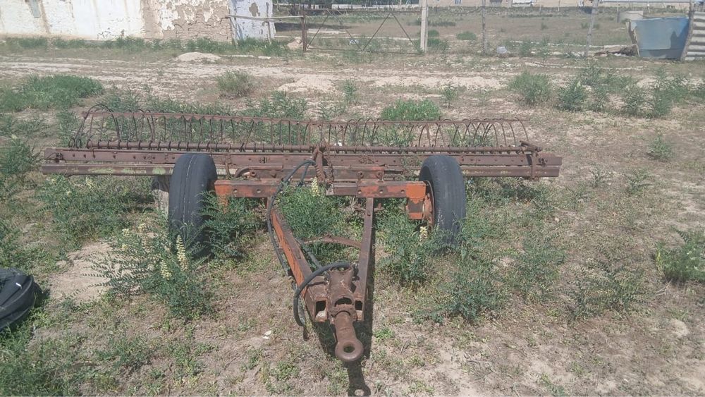 Трактор,телешка 2шт шөп шабатын,шөп тырмалаитын