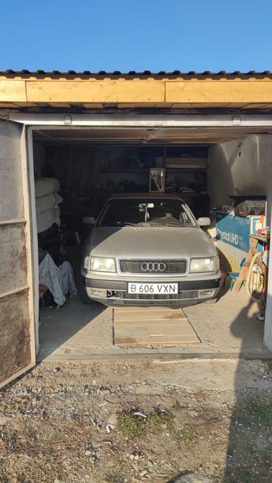 Ауди с4 1991г 2.8