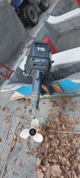 Продам лодку стекло-пластик новая с мотором