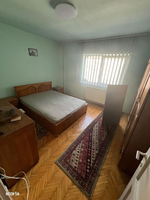 Apartament cu 2 camere situat in Carpati 2-- ETAJUL 3 !!!