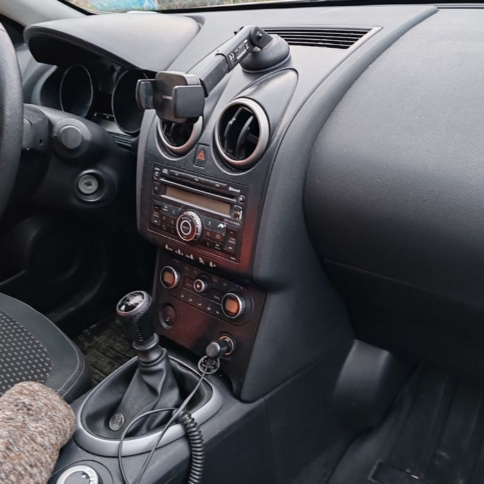 Nissan Qashqai j10 an 20084x4 la buton