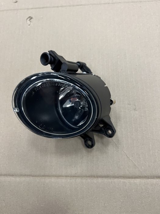 Audi A4 B8 2х десни халогена !НОВИ!