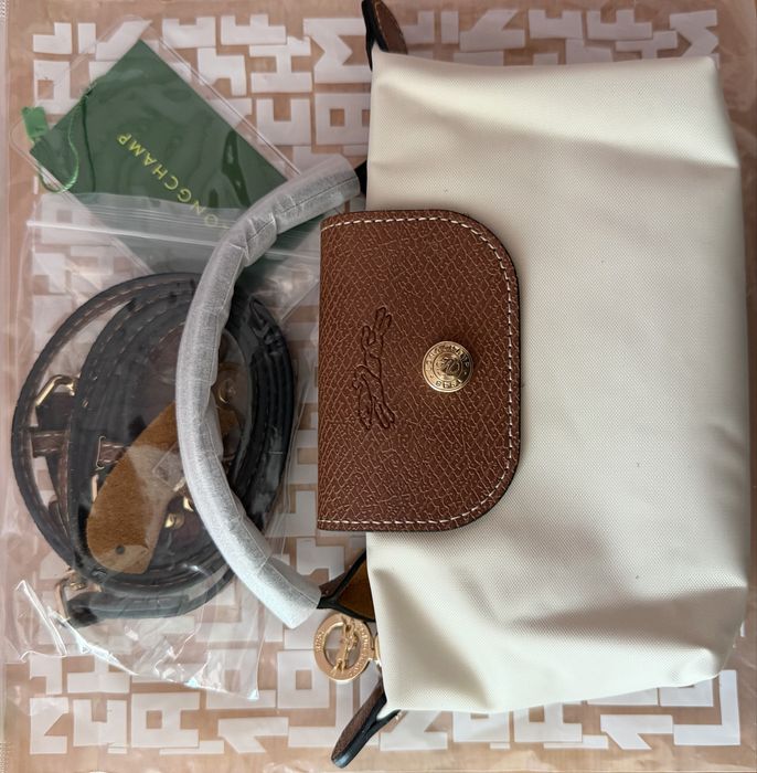 Малка бежова чанта longchamp