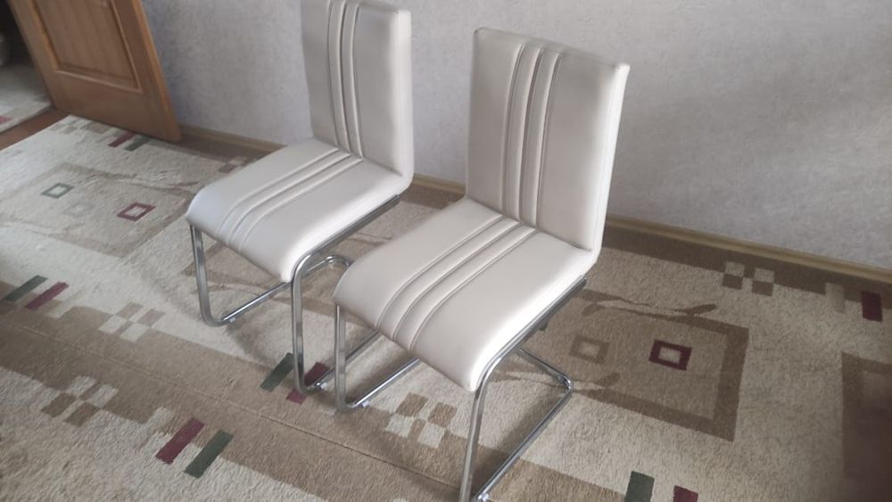 Продам кухонные  стулья