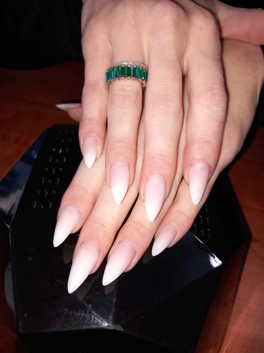 Aplic unghii cu gel corbu 60 de lei!