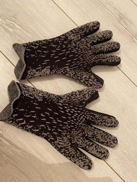 Перчатки для вратаря