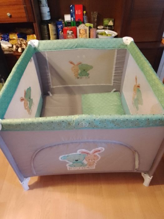 Бебешка кошара  и подарък кошара за играза сън