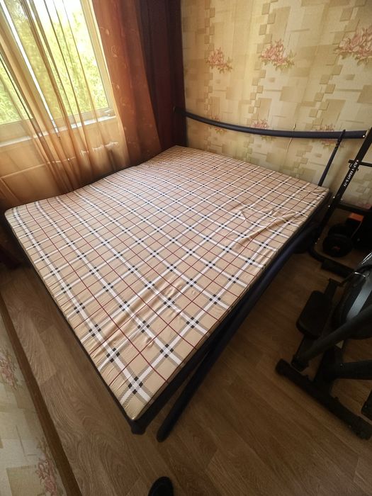 Срочно продаю металлическую кровать.