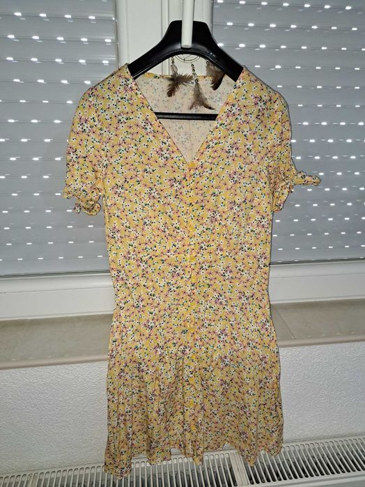 Най-различни рокли